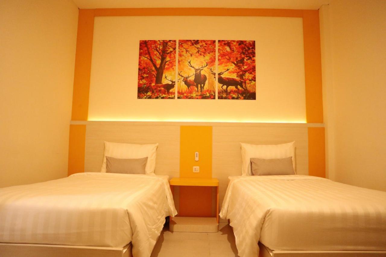 D'Carol Hotel 수라바야 외부 사진