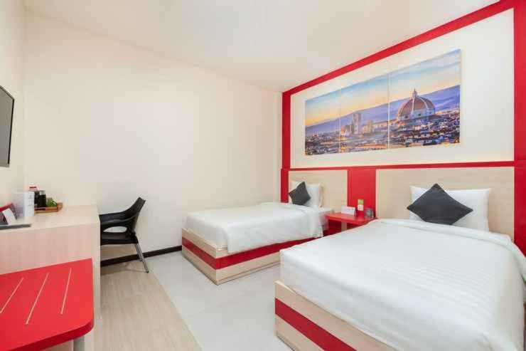 D'Carol Hotel 수라바야 외부 사진